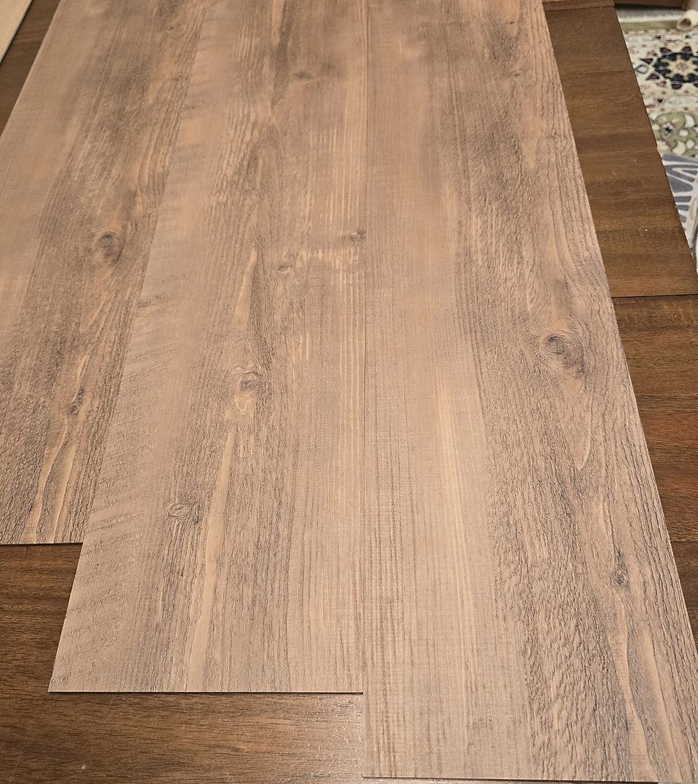 Close-up of the Russett plank grain